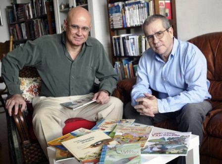 En la prensa hispana de Estados Unidos: Entrevista con Antonio Orlando Rodríguez y Sergio Andricaín 
